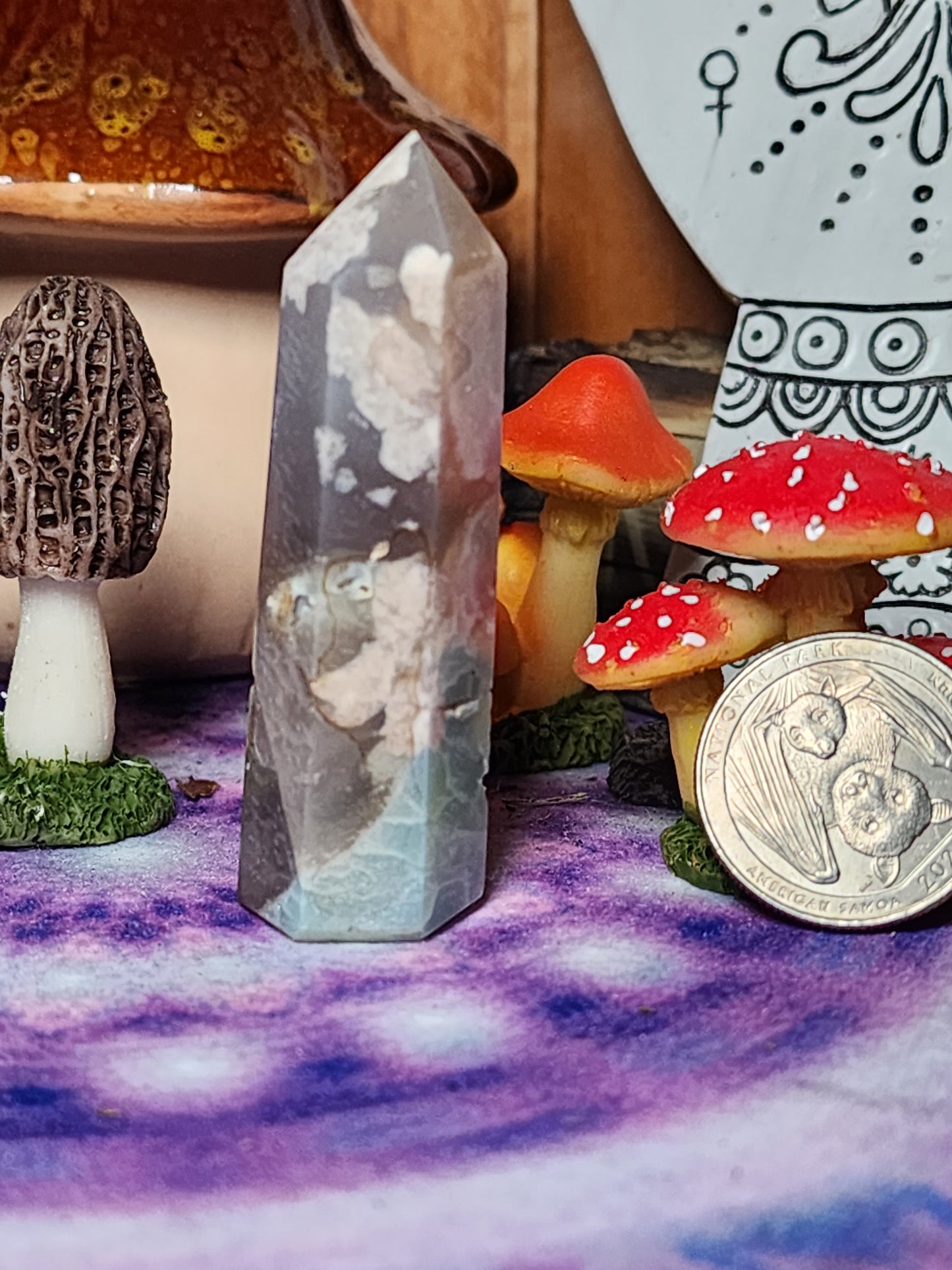 Green/black Flower Agate Tower
