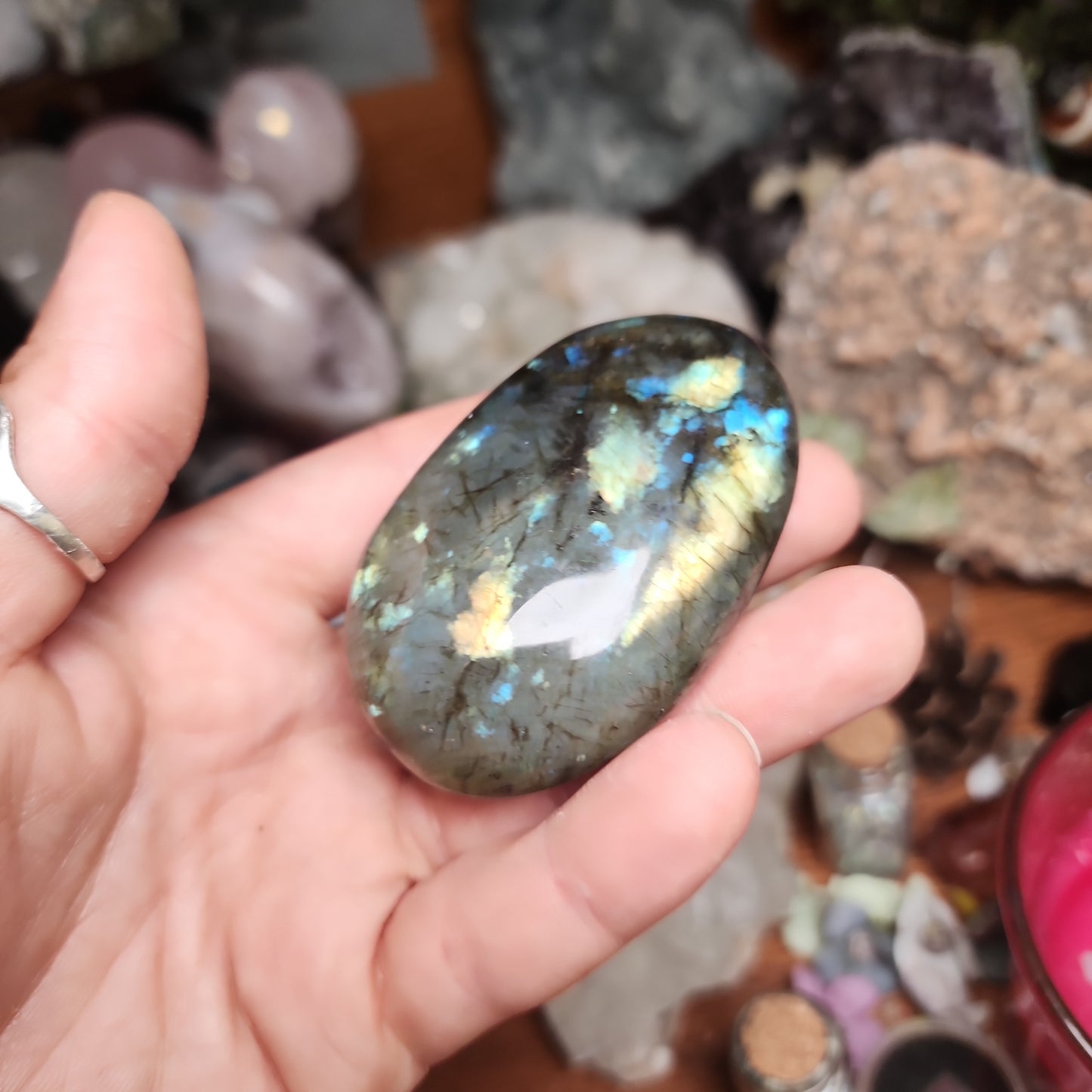 Labradorite Palmstone