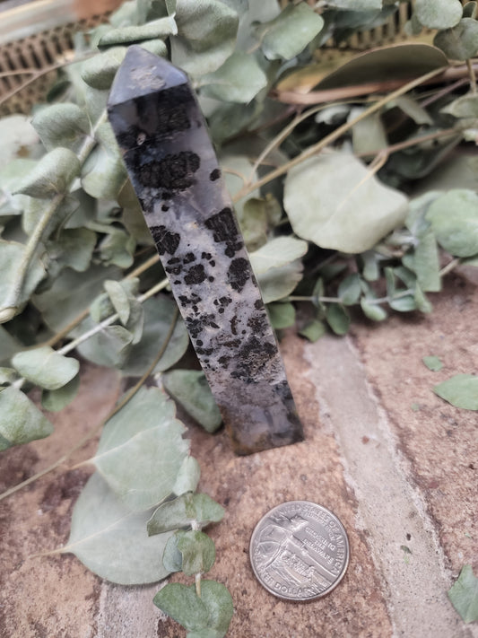 Agate tower with pyrite inclusions