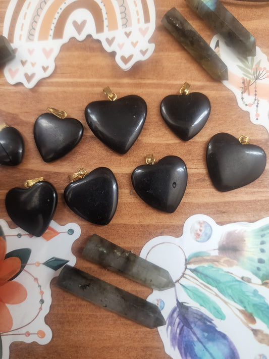 Black onyx heart pendant