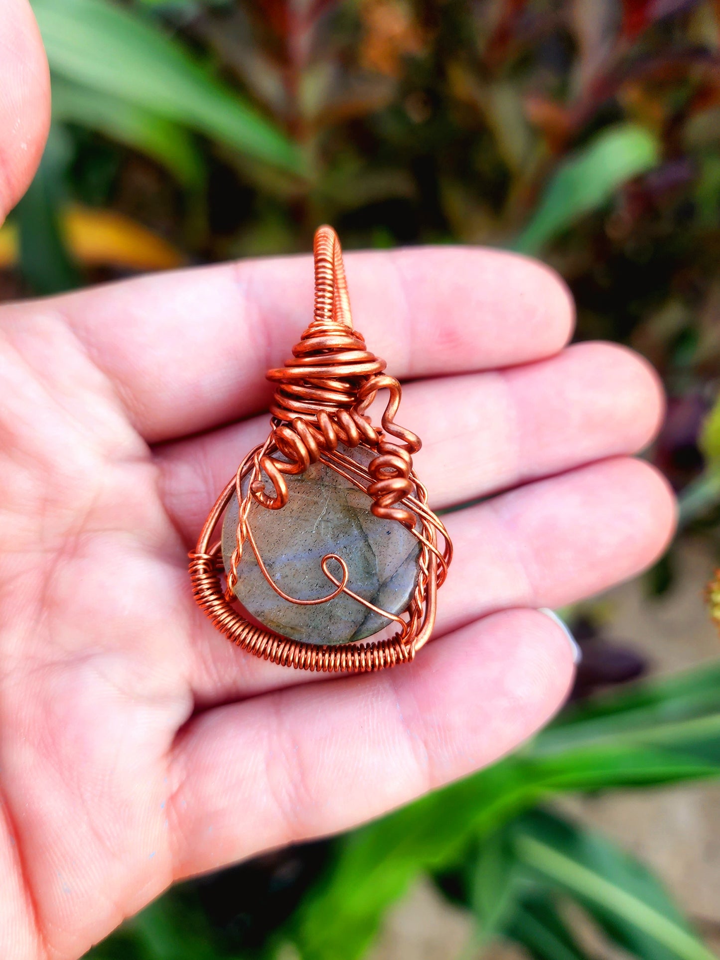 Labradorite pendant