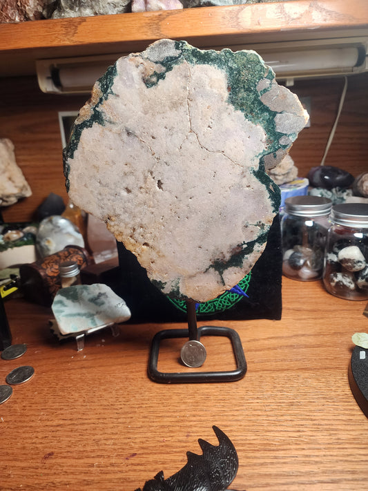 Druzy pink amethyst on stand