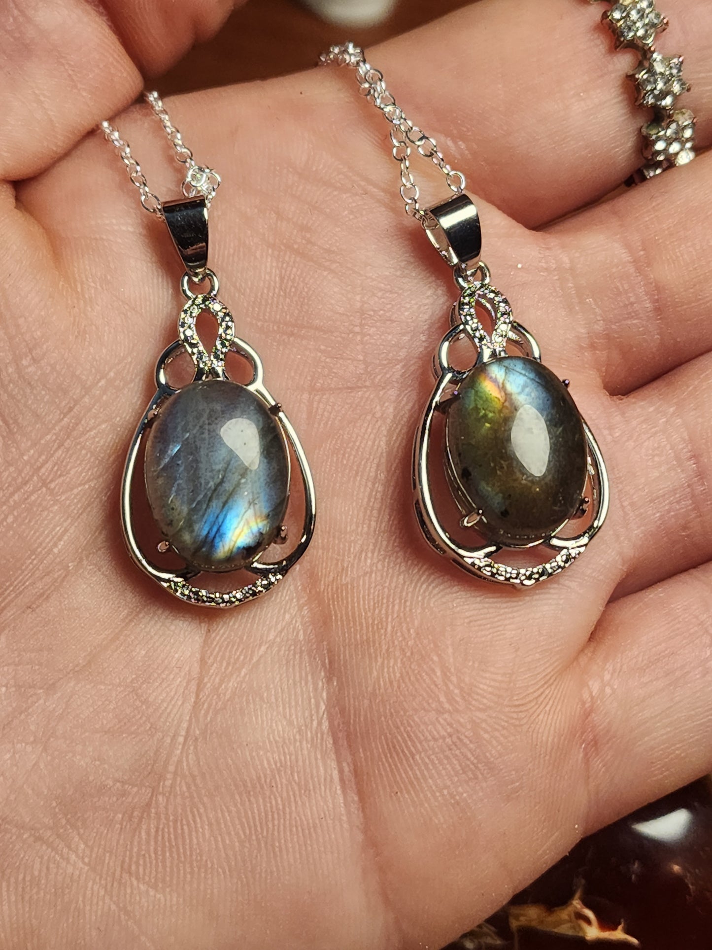 Flashy labradorite necklace