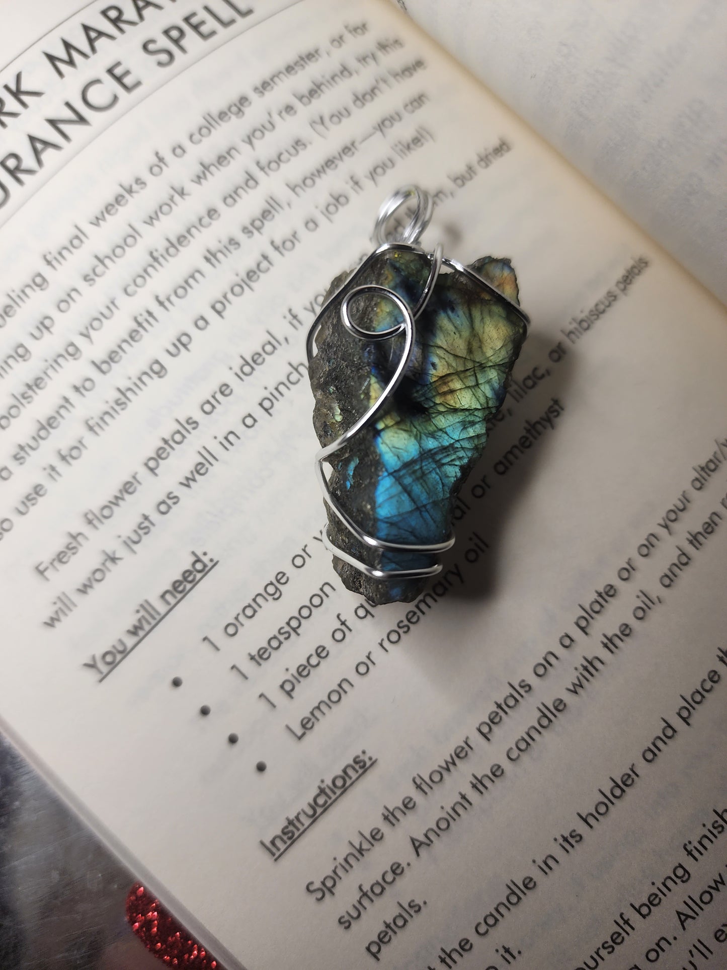 Flashy Labradorite pendant