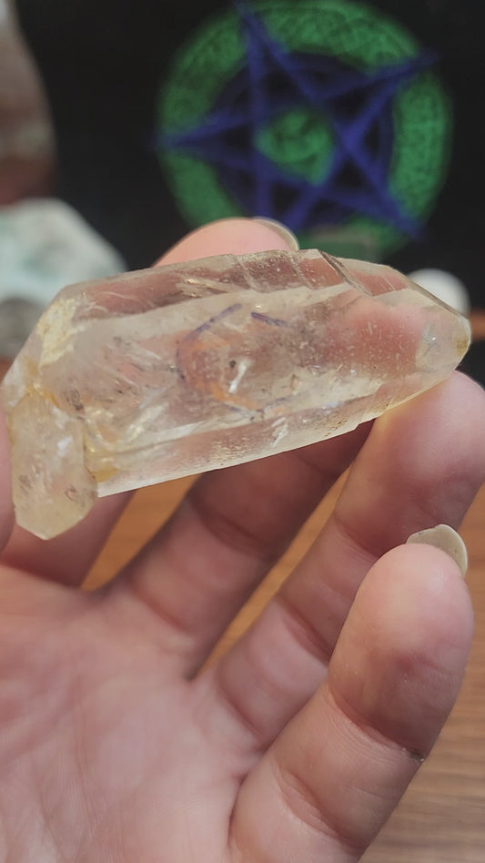 Enhydro quartz